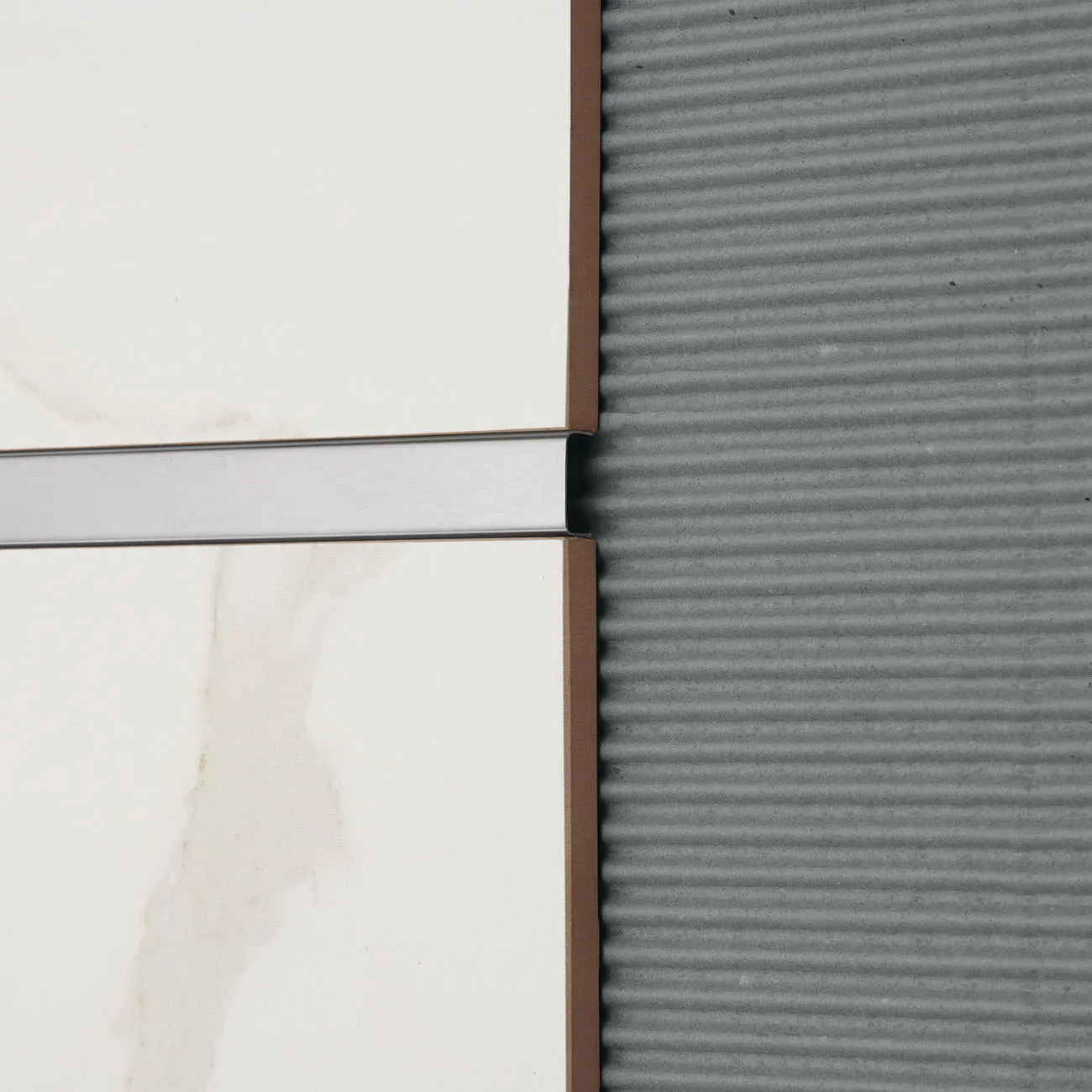 Listello Clásico Brillante 9 mm x 20 mm x 2,5 m 430/02 - Imagen 2