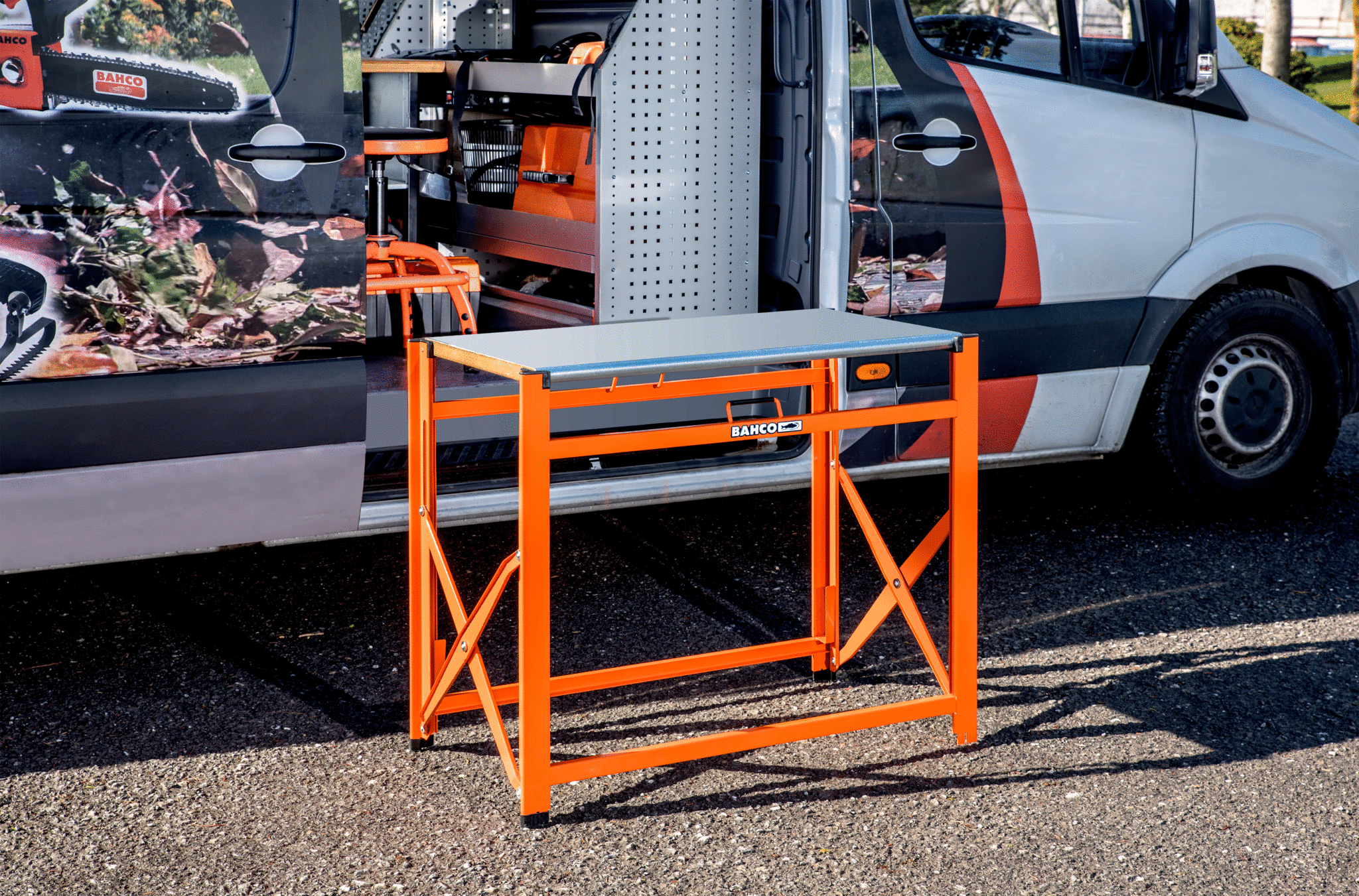 Banco/Mesa de trabajo plegable con encimera galvanizada de 840 mm x 510 mm x 1200 mm - BAHCO 1495FWB120TS - Imagen 4